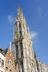 Fototapeta na wymiar Gotischer Kirchturm-Antwerpen