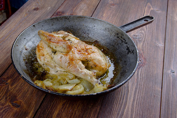 Poulet aux oignons