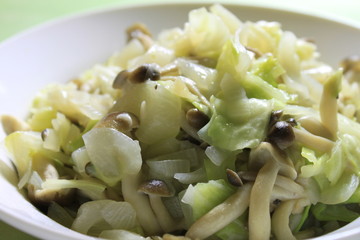 キノコと野菜の炒め物