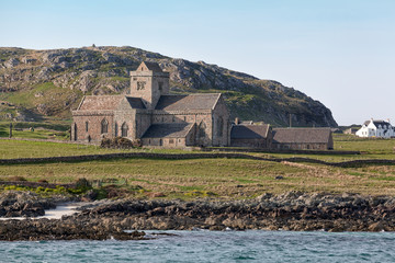 Fototapeta na wymiar Iona abbey from the sea