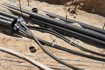 Leerrohr und Kabel - Bauarbeiten an der Stromversorgung