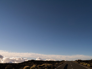 Straße durch den Teide Nationalpark auf Teneriffa