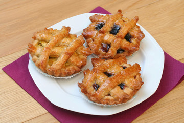 crostatine di frolla e marmellata_ dolci