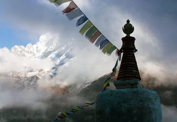Foto auf Acrylglas Buddhist Stupa with prayer flags and Thamserku peak © Daniel Prudek