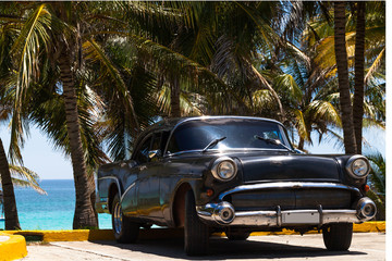 Kuba amerikanischer Oldtimer am Strand © mabofoto@icloud.com