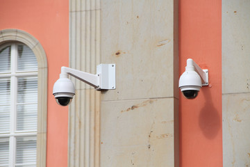 zwei Überwachungskameras
