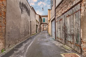 Canvas schilderij Smal steegje alley in the old town  © ermess