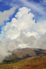Fototapeta na wymiar Wolken im Gebirge Teneriffas