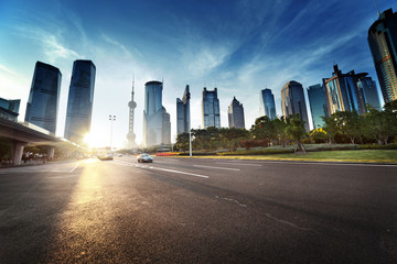 Naklejka premium road in shanghai lujiazui financial center