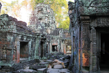 Fototapeta na wymiar Temple La Phrom in Angkor Park