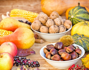 Naklejka na ściany i meble Autumn harvest - Autumn fruitage