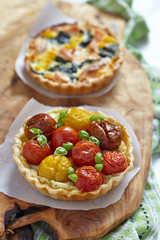 Quiche with tomatoes