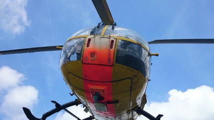 Hubschrauber und wolken © Michael Eichhammer