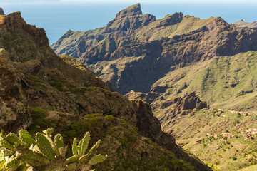 Fototapeta na wymiar Blick über Masca auf Teneriffa zum Atlantik und La Palma