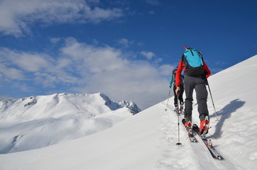 Fototapeta na wymiar Skitour Aufstieg zum Gipfel