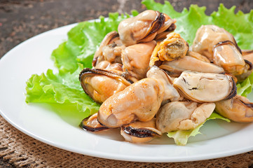 Fresh mussel with herbs