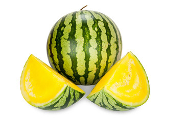 Wassermelone mit gelben Fruchtfleisch isoliert