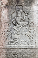 Fototapeta na wymiar Apsara Relief in Tempel Bayon von Angkor