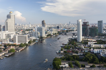 Skyline von Bangkok und Chao Phraya