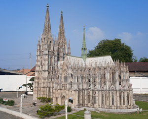 Fototapeta na wymiar Cologne Cathedral in Mini Siam Park