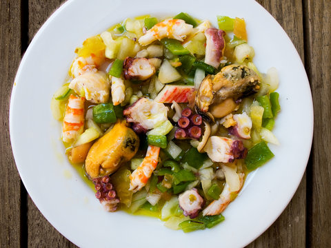 Salpicon de marisco / Shellfish salad.