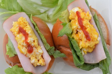 ロールパンサンド