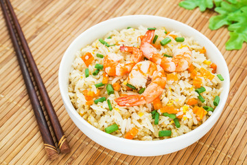Fried rice with shrimp in bowl