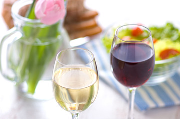 ワイン　白ワイン　赤ワイン　テーブル　ランチ
