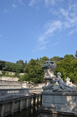 Fototapeta na wymiar Jardins de la fontaine à Nîmes 