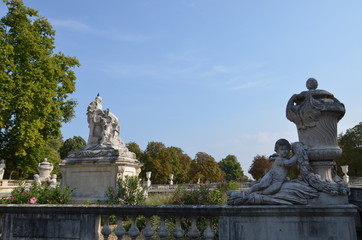 Jardins de la fontaine &agrave; N&icirc;mes 