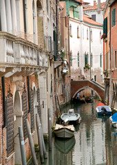 Fototapeta na wymiar kleiner Kanal in Venedig