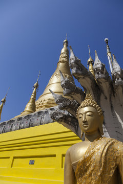 Wat Chumphon Khiri in Mae Sot