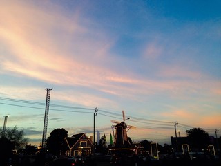 Obraz premium sunset street