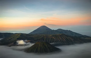 Tuinposter Alba sul vulcano © domeozzy