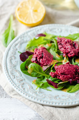 Beet salad with arugula