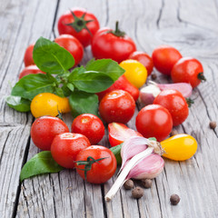 Group of fresh tomatoes
