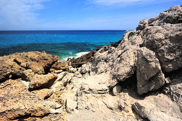 Fototapeta na wymiar Beautiful rocky coast with turquoise sea. Majorca.