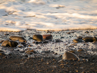 Detail eines Lavastrandes auf Teneriffa