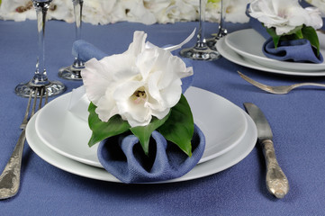 Napkin decorated with flower