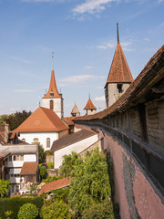 Murten, Altstadt, historische Stadtmauer, Kirche, Schweiz