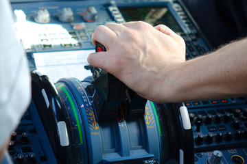 cockpit avion de ligne 325