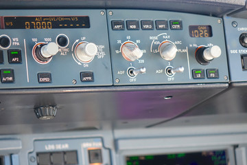 cockpit avion de ligne 334