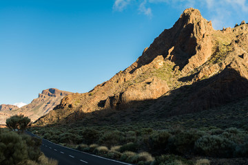 Straße durch den Teide Nationalpark auf Teneriffa