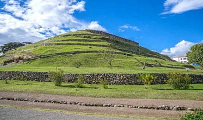 Fototapete Rund View of the Incan ruins of Pumapungo © alanfalcony