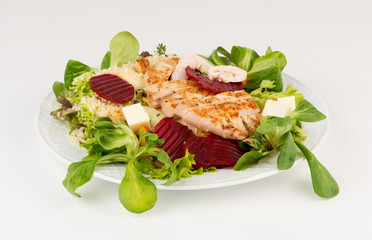 Salat mit Hähnchenbruststreifen