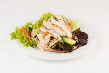 Salat mit Putenstreifen