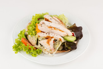 Salat mit Putenstreifen