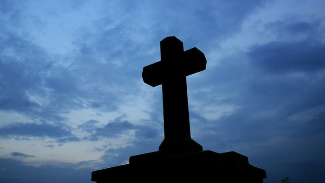 cross with sky,panning,timelapse