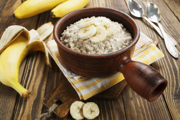 Oatmeal with bananas