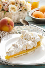 Peach pie with meringue topping